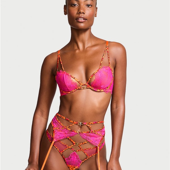 Victoria’s Secret 3PC VERY SEXY Satin Floral Bra Panty Garter Flaming Hot 🔥🔥🔥 - Picture 4 of 10